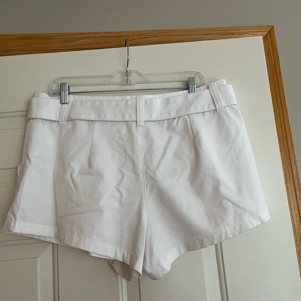 Future Collective Jenee’ Nayla cotton blend high rise belted shorts.Size 14